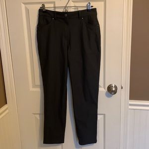 NWT City sleek 5 pocket pant 7/8